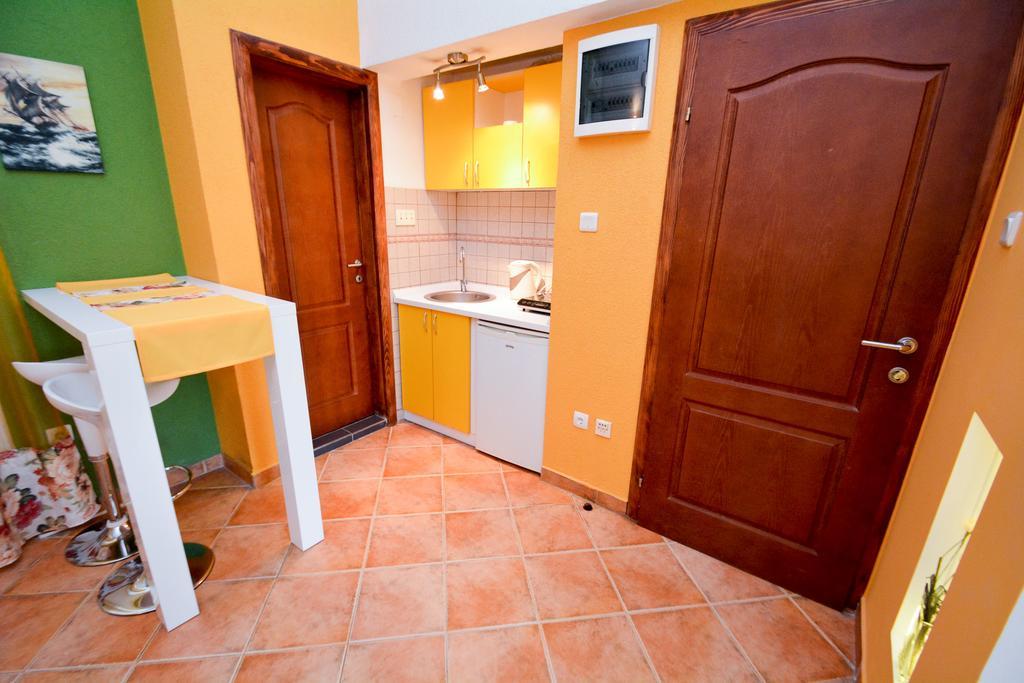 House 91 Kotor