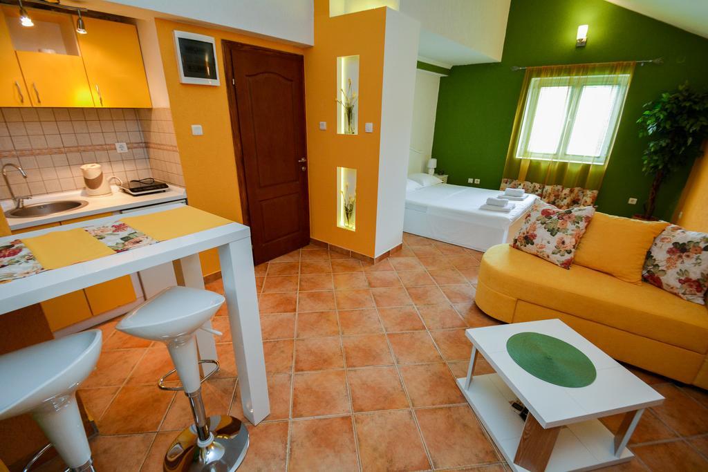 House 91 Kotor